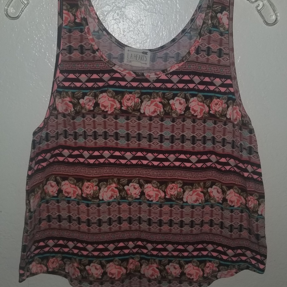 SOLD 4/$15 Crop tank top